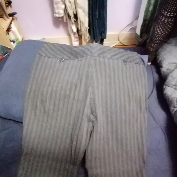 Dress pants - Picture 3 of 4
